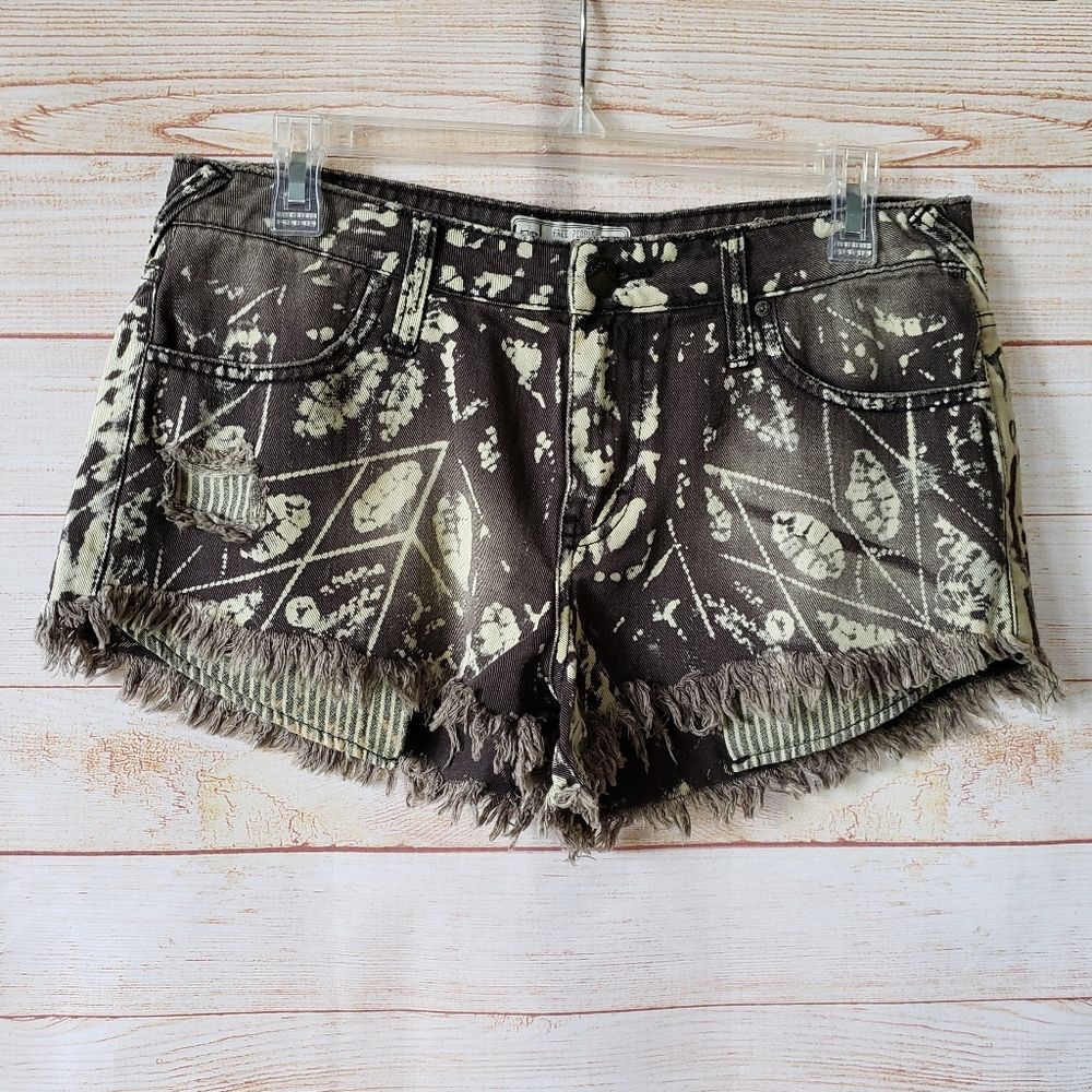 Free People Frayed Distressed Printed 5-Pocket Shorts Size 29 Daisy Dukes